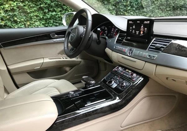 Audi A8 cena 157800 przebieg: 213000, rok produkcji 2016 z Pszczyna małe 211